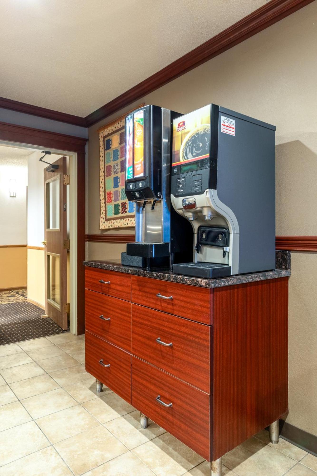 Norland Inn & Suites Roseau Exterior foto