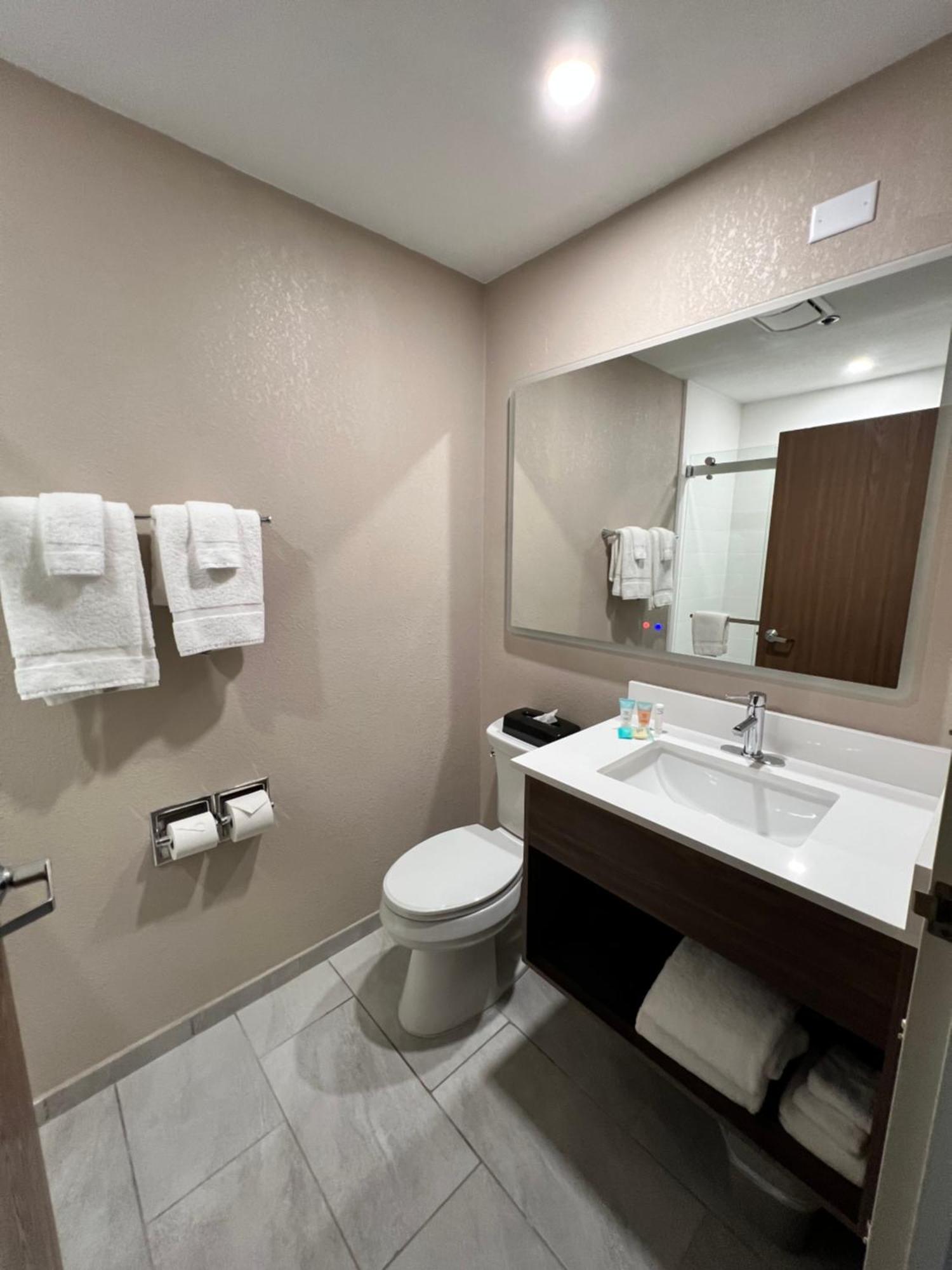 Norland Inn & Suites Roseau Zimmer foto